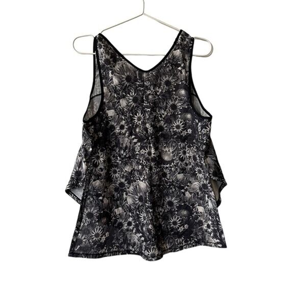 Lululemon Floral Tank Flowabunga - see measurements for size - Picture 4 of 13